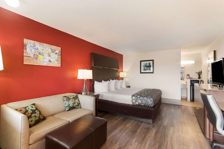 Room 15 of 27