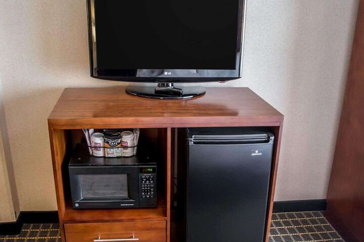 Comfort Suites Portland Southwest