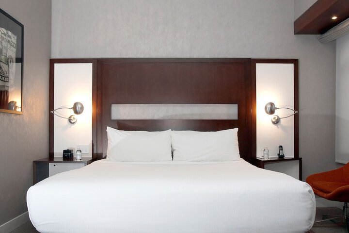 Room 20 of 43