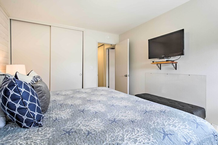 Beachfront Lincoln City Condo-patio & Pool Access!