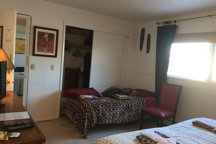 Room 18 of 25