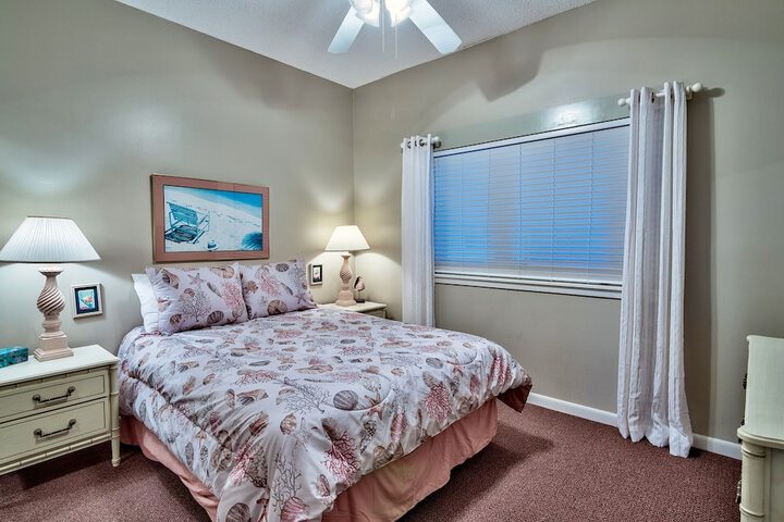 Room 9 of 28
