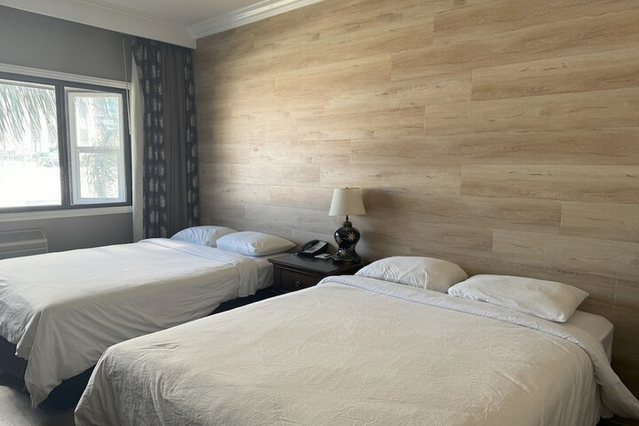 Room 10 of 24
