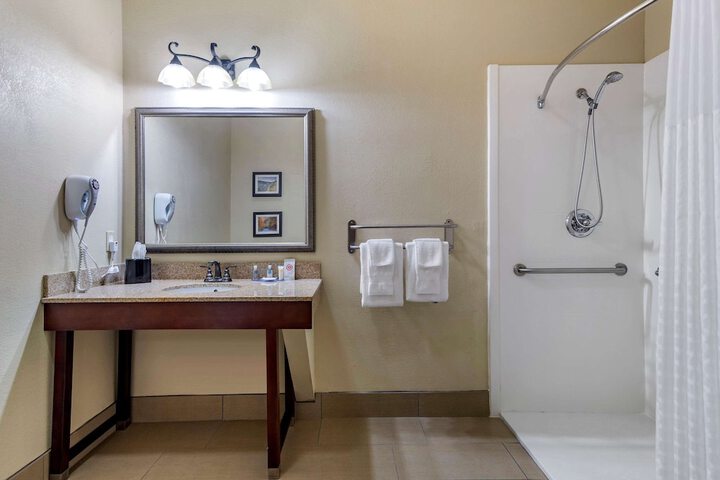 Comfort Inn & Suites Blue Ridge