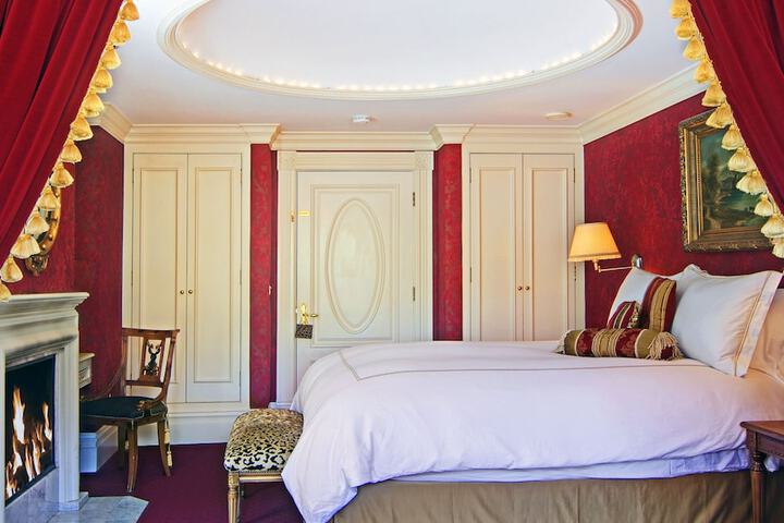 Room 12 of 71