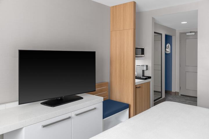 Hilton Garden Inn Queens / JFK Airport