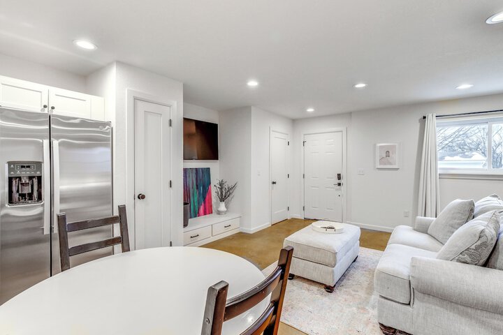 Central & Modern Studio w / Workspace in Owasso!