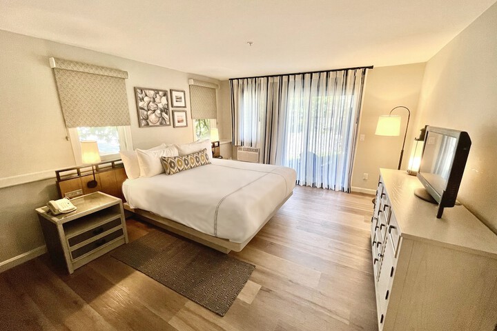 Room 44 of 73