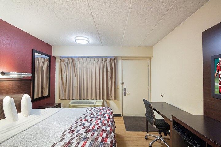 Room 14 of 33