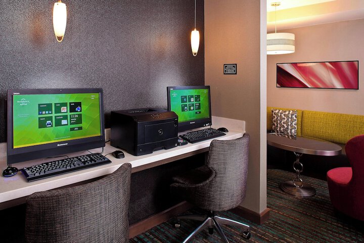 Business Center 18 of 18