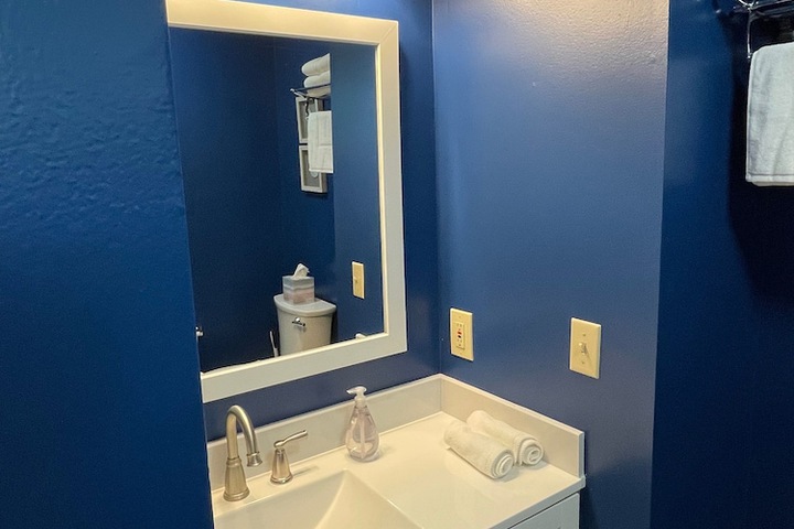 Room 16 of 33
