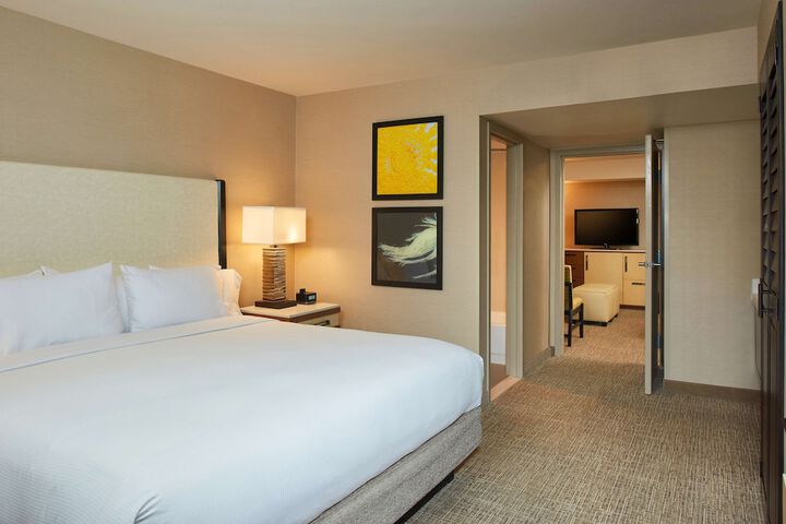 DoubleTree by Hilton Fresno Convention Center