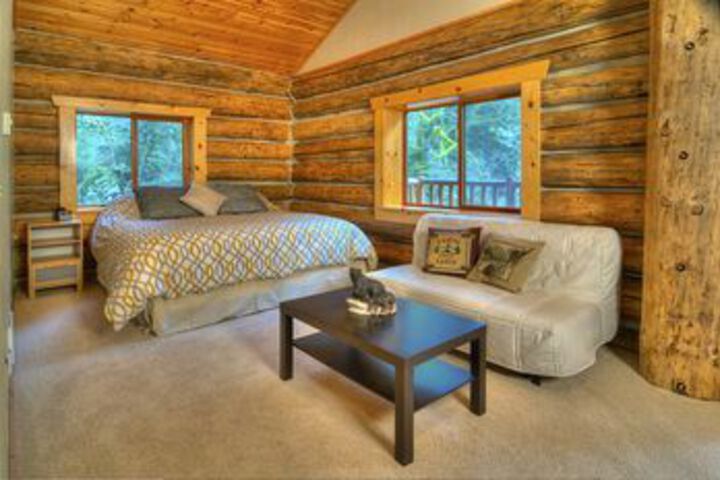 Tall Timbers Lodge Cabin with Hot Tub