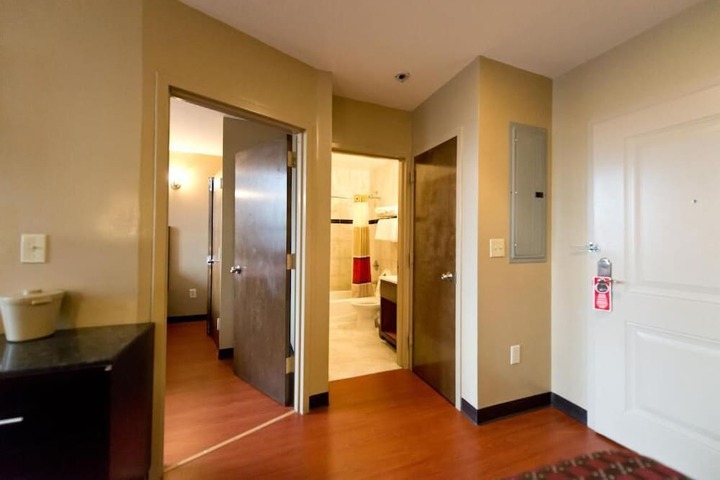 Room 26 of 40