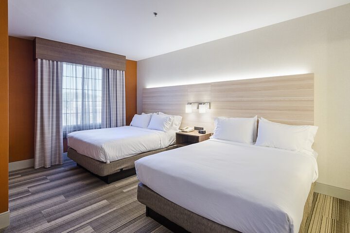 Room 9 of 36