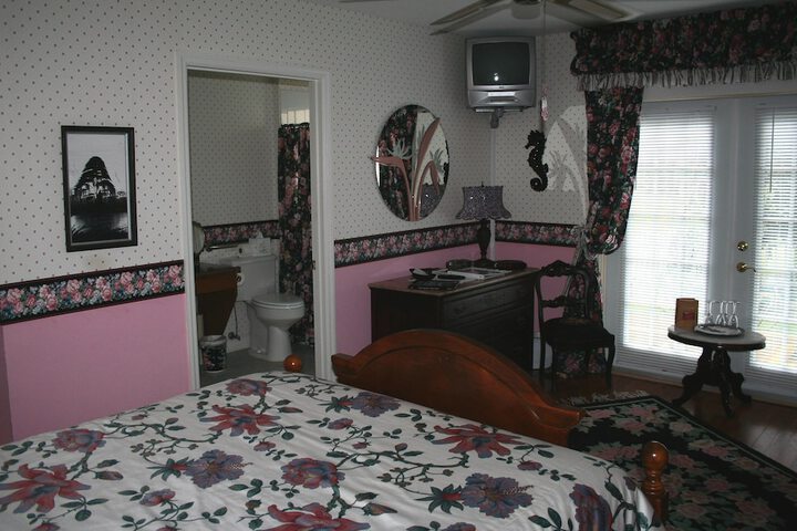 Heron Cay Lakeview Bed & Breakfast Inn