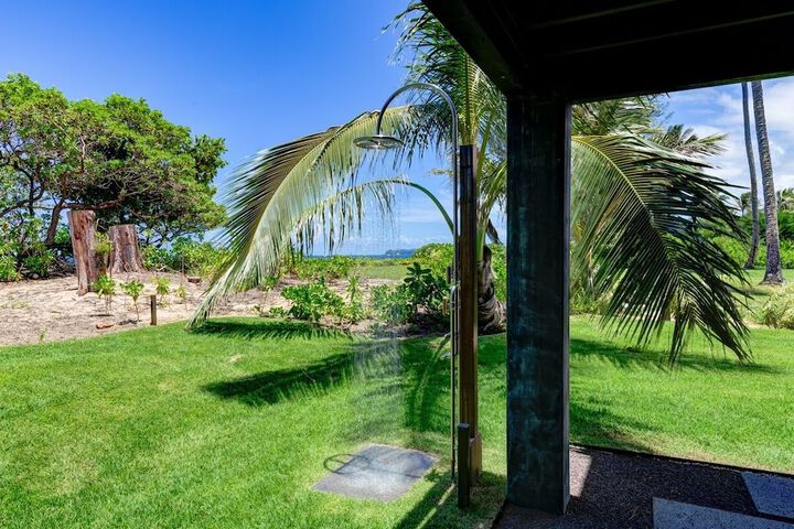 Haena Beach House 2 Bedroom Home by RedAwning