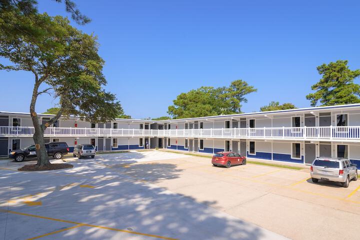 Room 5 of 13