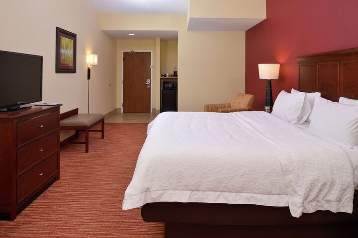 Room 28 of 49