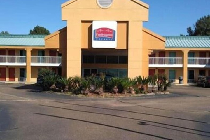 Hotel 8 of 34
