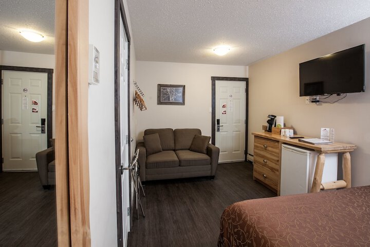 Room 34 of 53