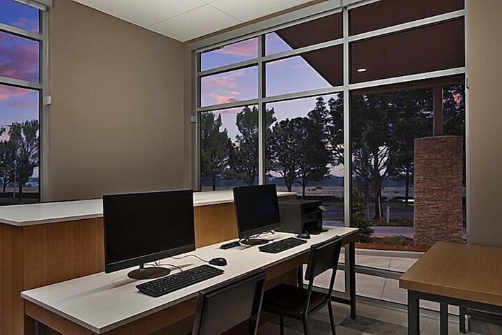 Business Center 34 of 34