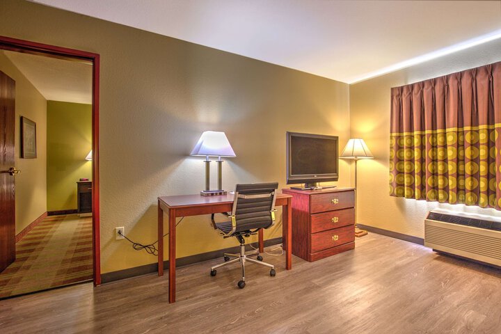 Room 14 of 21