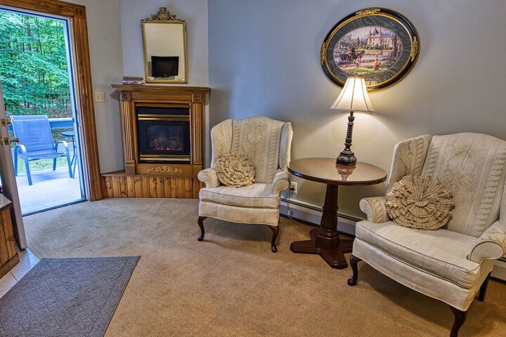 Rockwell Falls Inn and Wine Bar