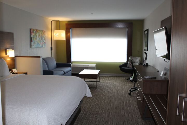 Room 43 of 59