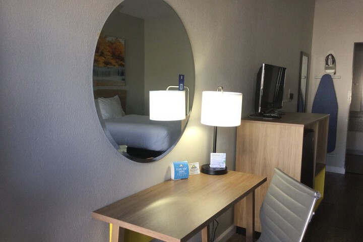 Room 20 of 42