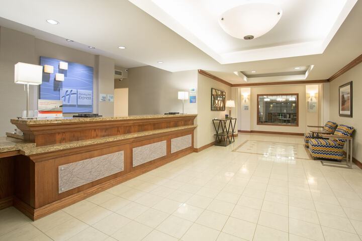 Hotel 5 of 50