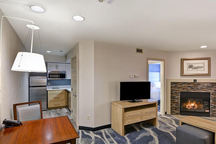 Homewood Suites by Hilton Windsor Locks Hartford