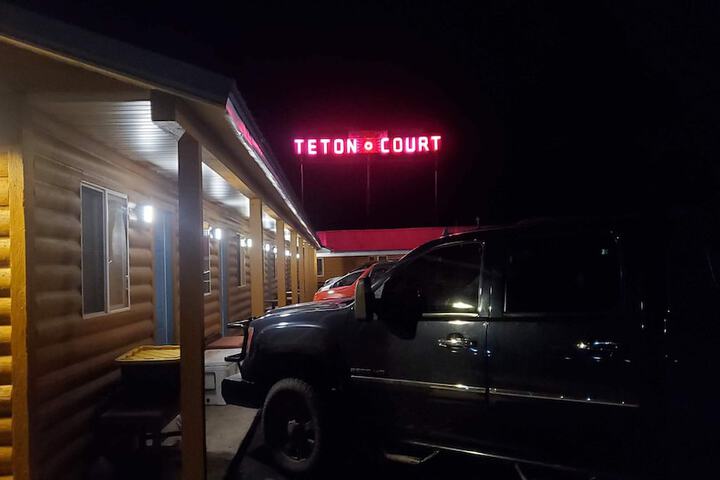 Teton Court Motel