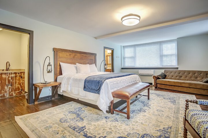 Room 42 of 119