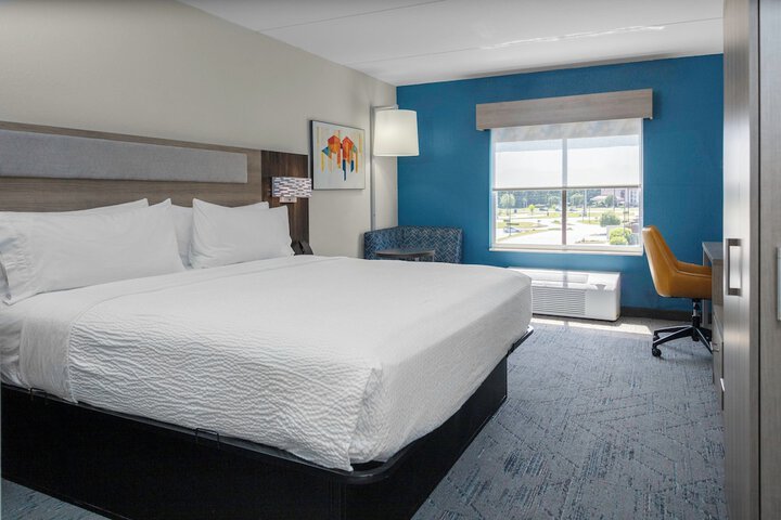Room 32 of 90