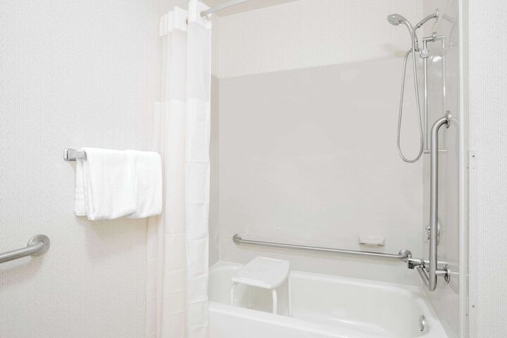 Days Inn by Wyndham Greenville