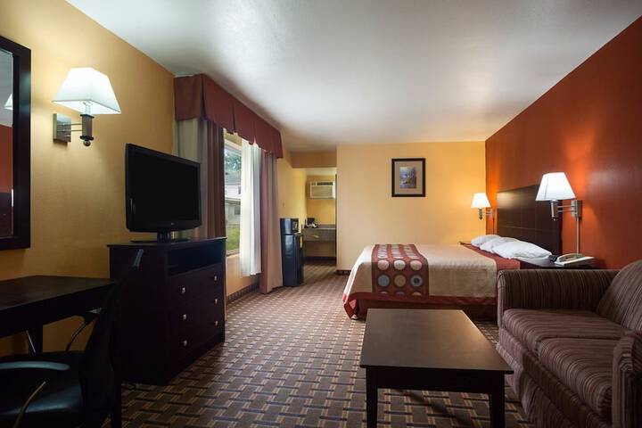 Room 12 of 34