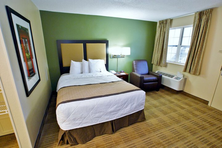 Room 15 of 24