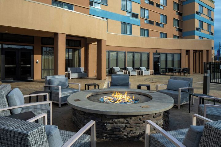 Courtyard by Marriott Jackson Airport / Pearl