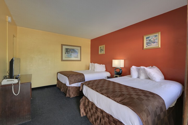 Room 15 of 28