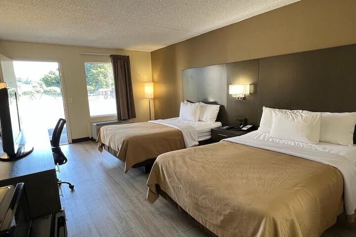 Room 15 of 28