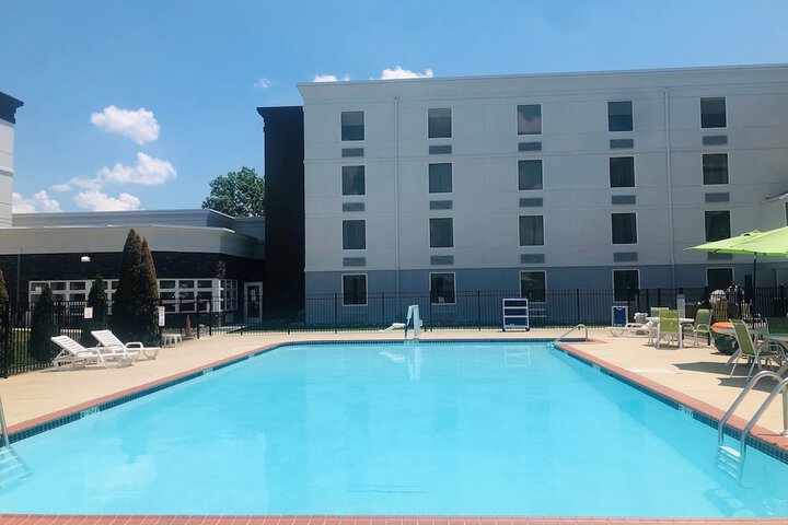 Pool 15 of 116
