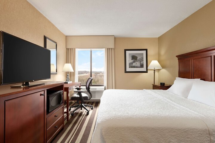 Room 10 of 29