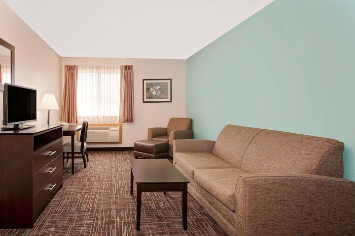 Room 11 of 15