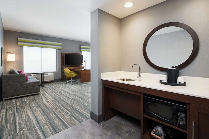 Room 16 of 34