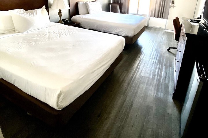 Room 12 of 26