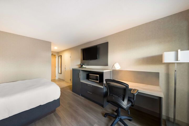 Room 18 of 34