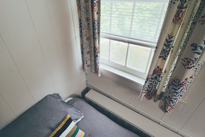 Room 6 of 32