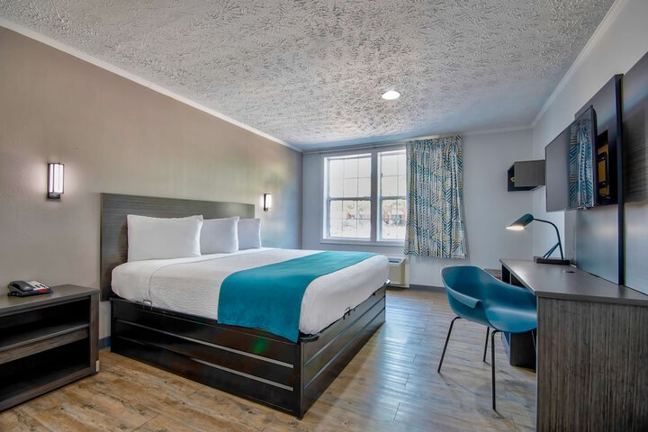 Room 18 of 41