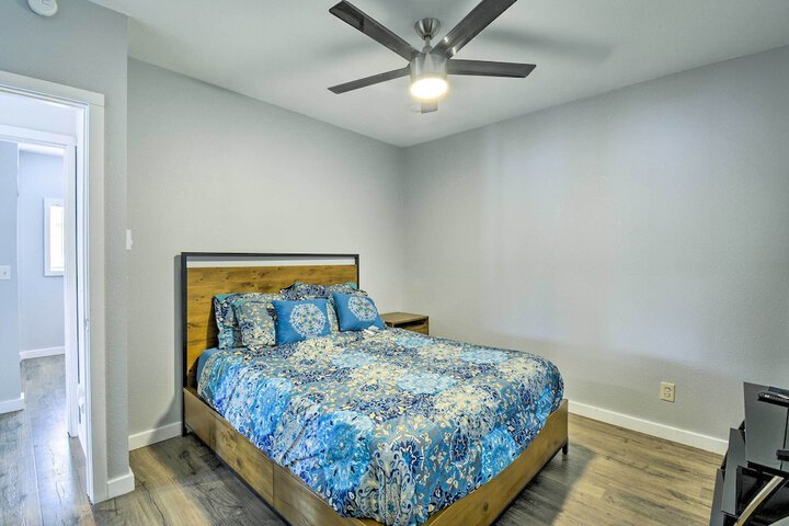 Lakefront Bremerton Vacation Rental w / Deck!